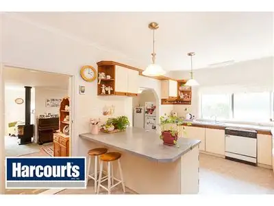 Second view of Homely house listing, 5 Centre Avenue, Warragul VIC 3820