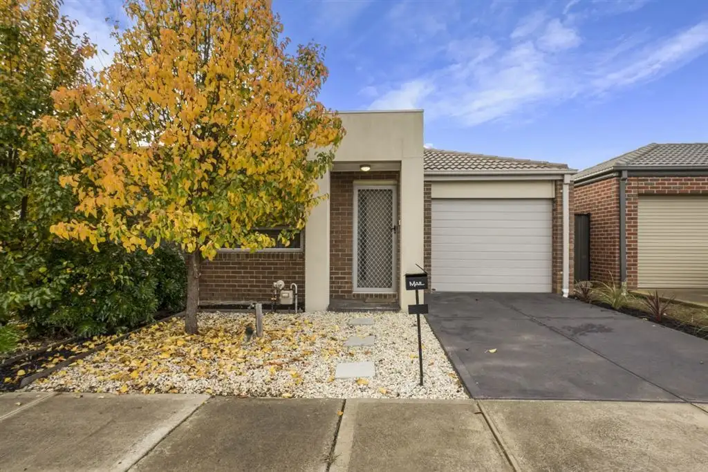 Main view of Homely unit listing, 2/8 Flower Gum Crescent, Tarneit VIC 3029