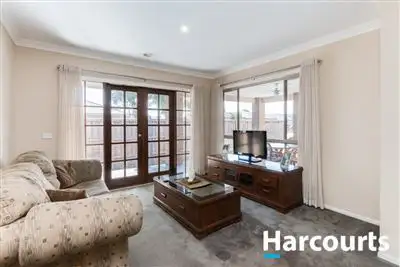 10 Armstrong Street, Cranbourne East VIC 3977