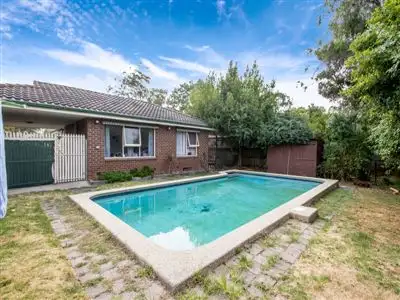 5 Clover Court, Frankston VIC 3199