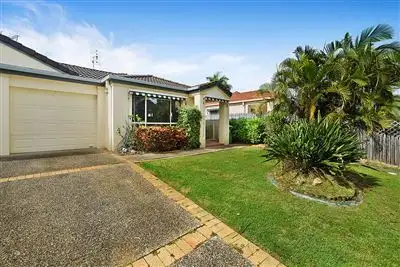 2/43 Brown Street, Labrador QLD 4215