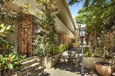 18/29-35 George Street, East Melbourne VIC 3002