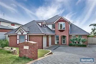 5 Petrel Close, Hallett Cove SA 5158