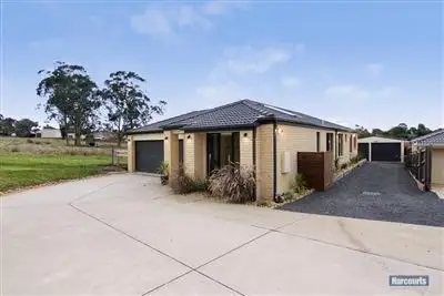 4 White Gum Court, Drouin VIC 3818