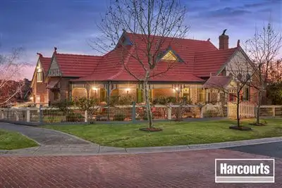 1 Classic Court, Berwick VIC 3806