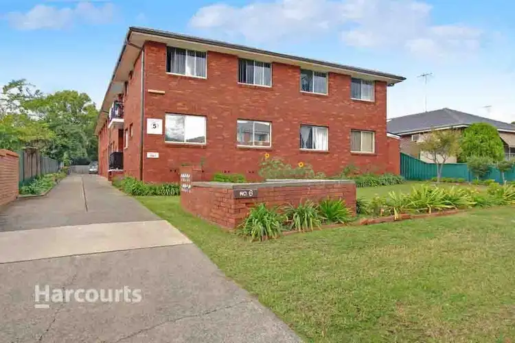 1/6 Reddall Street, Campbelltown NSW 2560