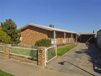 Second view of Homely house listing, 2 Thomas Wedge Drive, Wangaratta VIC 3677