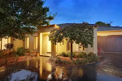 Main view of Homely townhouse listing, 2/543 Boronia Road, Wantirna VIC