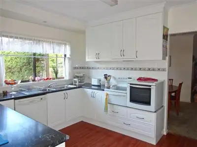 Second view of Homely house listing, 8 Hulme Drive, Wangaratta VIC