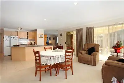 39 Grierson Drive, Kilsyth VIC