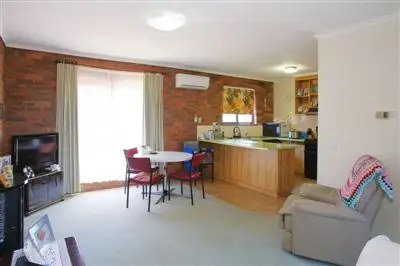 Fifth view of Homely unit listing, 4/10-12 Chatham Close, Bell Post Hill VIC 3215