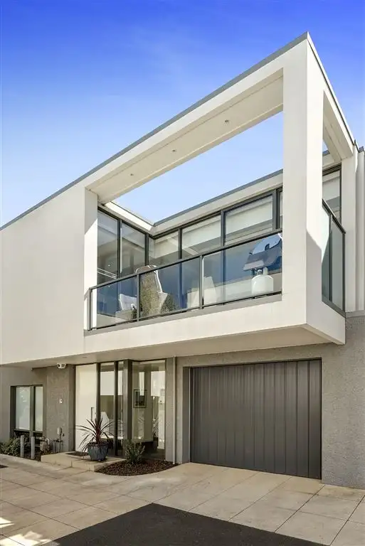 Main view of Homely townhouse listing, 2/2 Old Heidelberg Road, Alphington VIC 3078