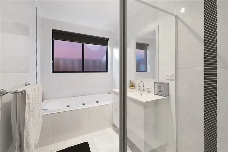 Fifth view of Homely villa listing, 2/9 Sundown Place, Geilston Bay TAS 7015