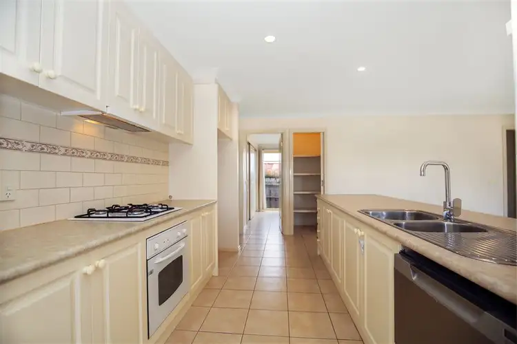 Fifth view of Homely house listing, 2 Lapin Court, Leongatha VIC 3953
