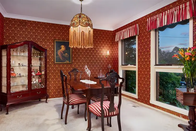 Fifth view of Homely house listing, 2 Bracknell Court, Vermont South VIC 3133