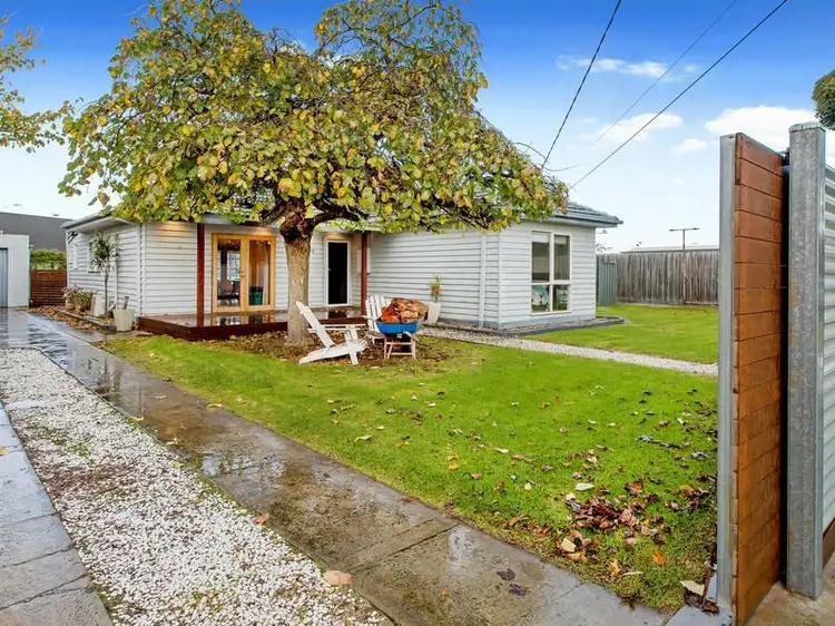 18 Bainbridge Ave, Seaford VIC 3198