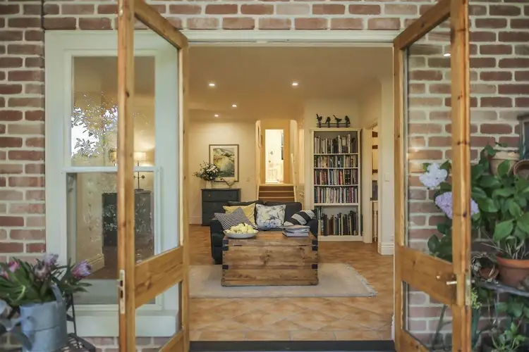 11 Surrey Road, Aldgate SA 5154