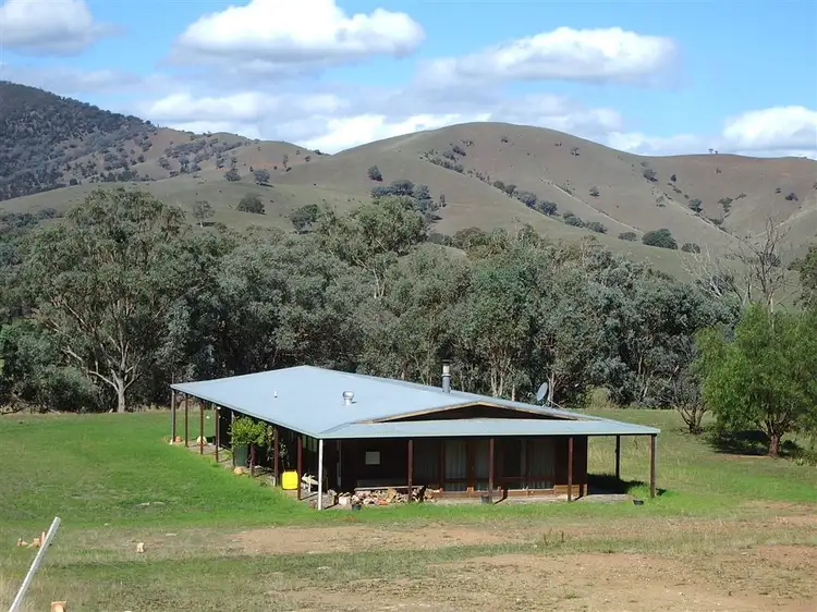 7415 Great Alpine Road, Swifts Creek VIC 3896