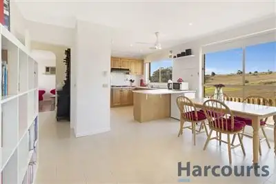 Third view of Homely townhouse listing, 2/7 Tindale Court, Attwood VIC 3049