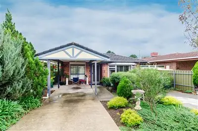 3 Coonawarra Close, Woodcroft SA 5162