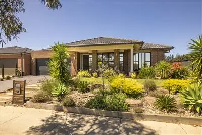 10 Redcliffe Parade, Tarneit VIC 3029