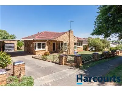 4 Armstrong Avenue, Drouin VIC 3818