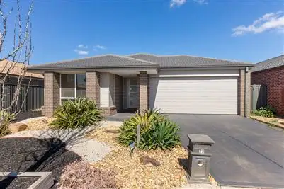 29 Clearwater Rise Parade, Truganina VIC 3029