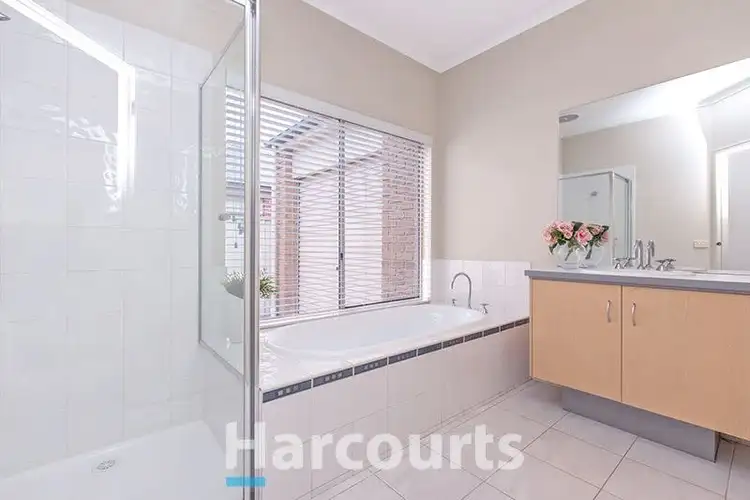 Sixth view of Homely house listing, 3 Yarra Close, Pakenham VIC 3810