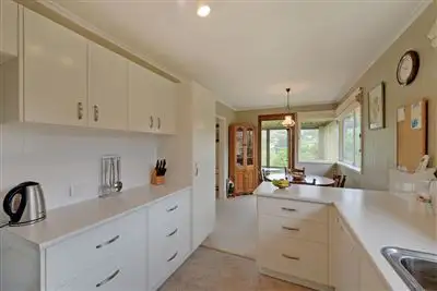 22 Manly Avenue, Lindisfarne TAS 7015