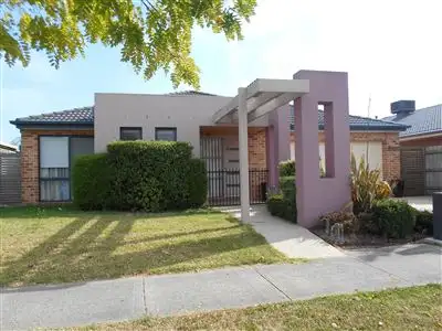 16 Golden Grove Drive, Narre Warren South VIC 3805