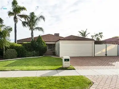 5 Cadoux Loop, Hocking WA 6065