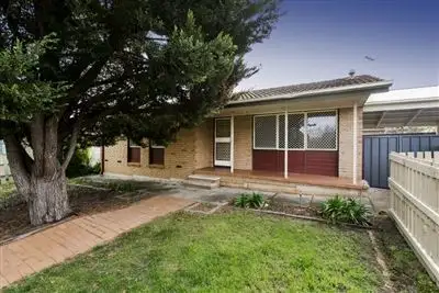 26 Lindsay Drive, Morphett Vale SA 5162