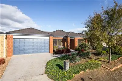 17 Chesterton Ave, Tarneit VIC 3029