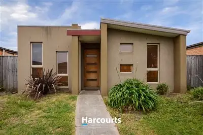29 Pepperbush Cct, Cranbourne VIC 3977