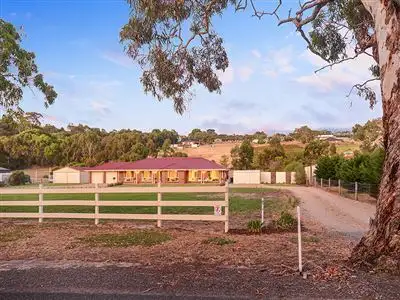 42 Henderson Road, Victor Harbor SA 5211