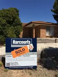 10 Frenshams Drive, Woodcroft SA 5162