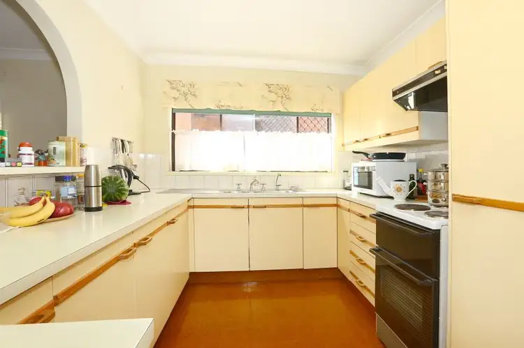 Third view of Homely semi-detached listing, 1/13 Corunna Crescent, Ashmore QLD 4214