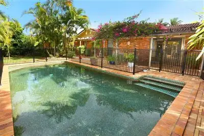 15 Kawana Crescent, Ashmore QLD 4214