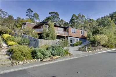 10 Atunga Street, Taroona TAS 7053