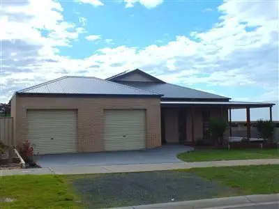 8 Eccles Way, Leongatha VIC 3953