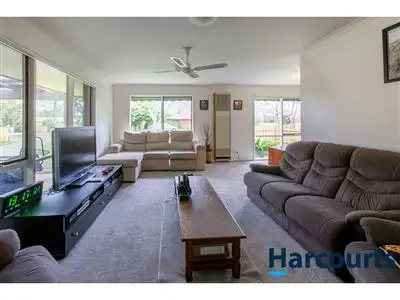 Fifth view of Homely house listing, 8 Stratfield Court, Warragul VIC 3820