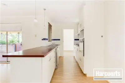 Sixth view of Homely house listing, 10 Maryn Close, Berwick VIC 3806