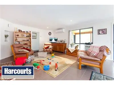 Fifth view of Homely house listing, 8 Miller Close, Drouin VIC 3818