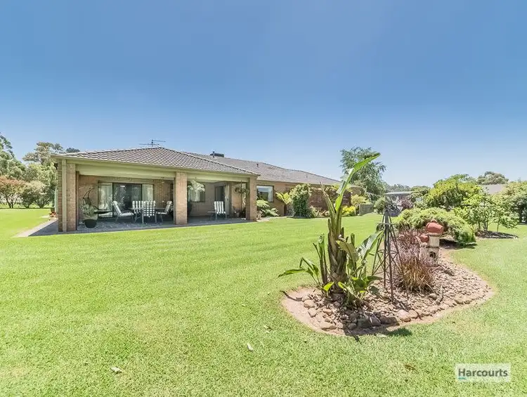 42 Bunjil Drive, Drouin VIC 3818