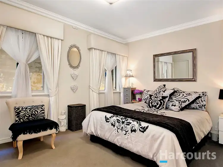 Fourth view of Homely house listing, 10 Volunteer Place, Ocean Reef WA 6027