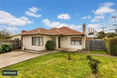 11 Charlotte Avenue, Newcomb VIC 3219