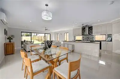 106 Englefield Road, Oxley QLD 4075