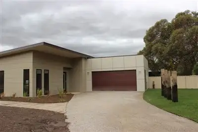 Main view of Homely house listing, 2 Manser Rise, Alexandra VIC 3714