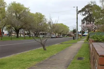 Second view of Homely townhouse listing, 2/13 Alexandra Parade, Hamilton VIC 3300
