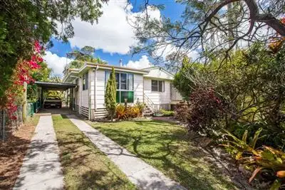 4 Valentine Street, Southside QLD 4570